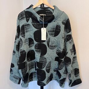 NWT Chalet et ceci Quilted Top